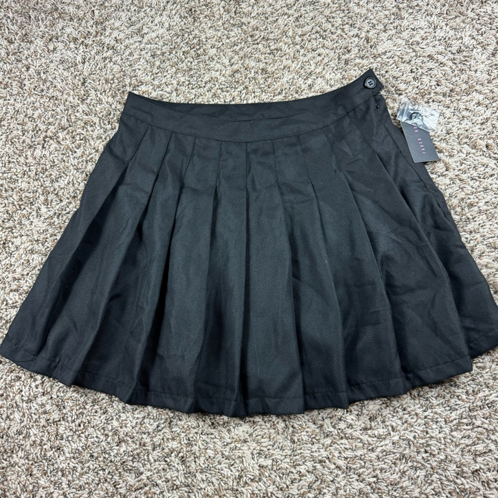 Faded Rose black pleated skirt